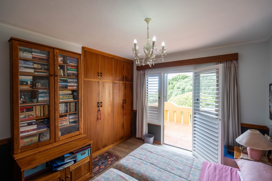 7 Bedroom Property for Sale in West Beach Eastern Cape